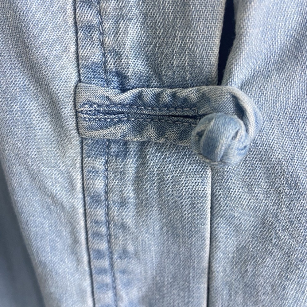 3/$25 Jill soft Blue denim shirt with knot buttons XS - Picture 4 of 8